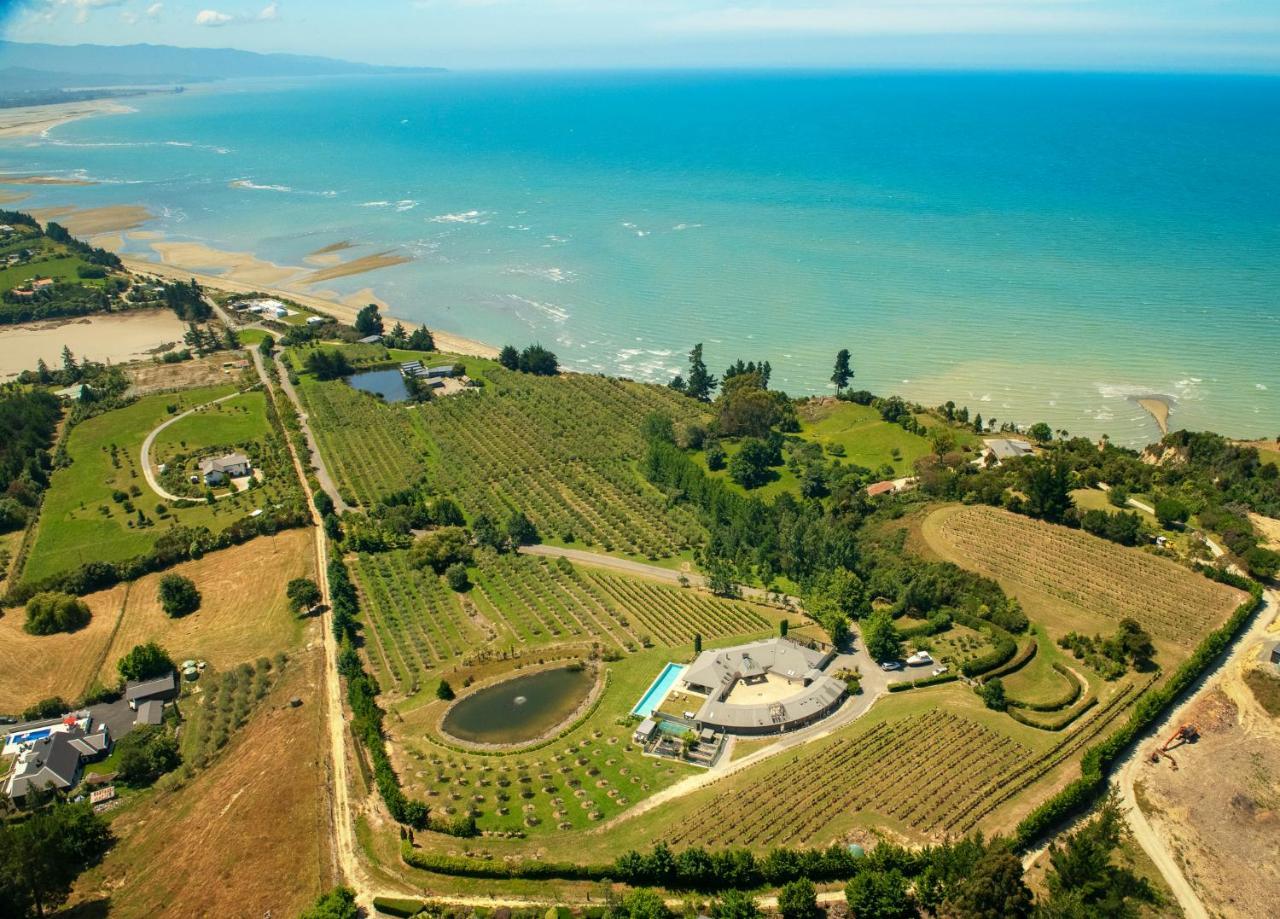 The Waters Villa Motueka Bagian luar foto